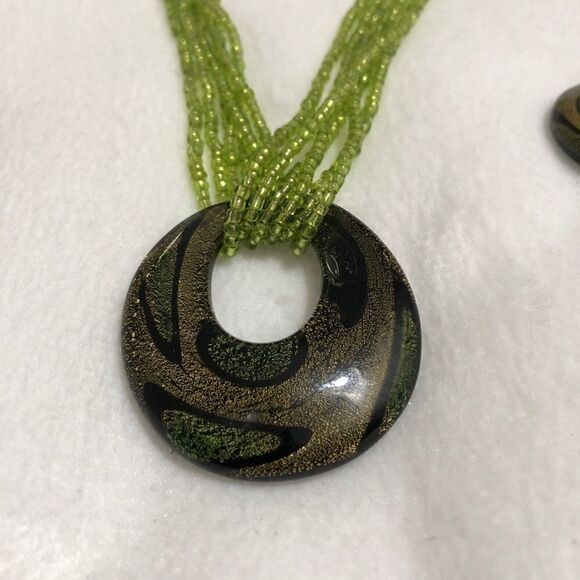 Glass Pendant Necklace with Earrings Set - Picture 3 of 10